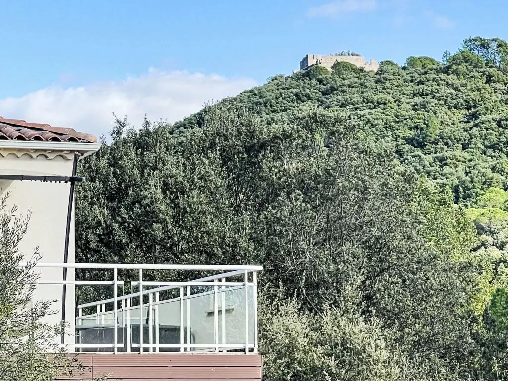 Château vu du jardin — Villa Castellas