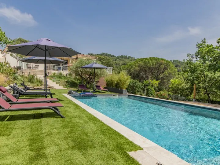 Côté piscine — Villa Castellas