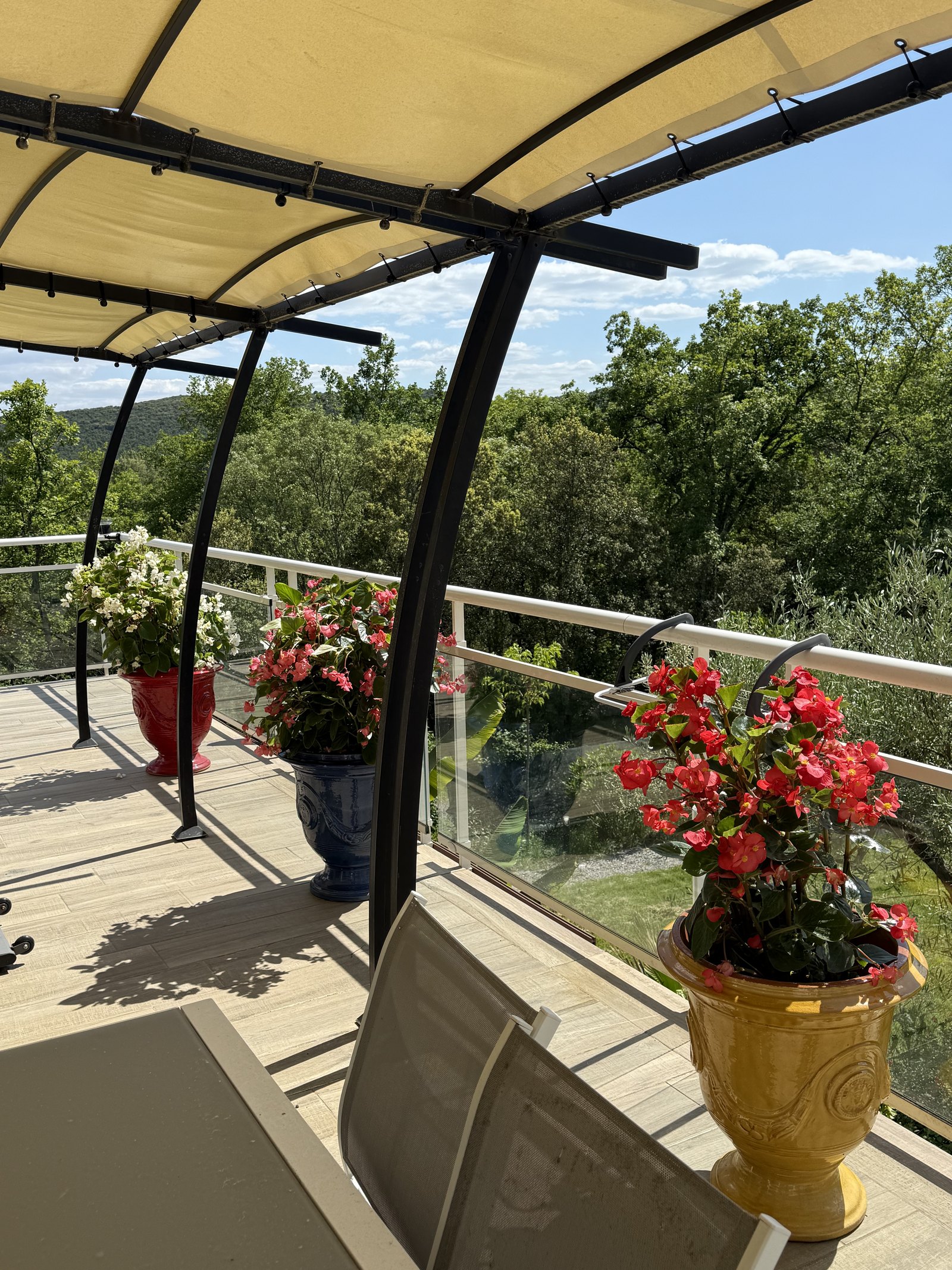 Terrasse fleurie — Villa Castellas